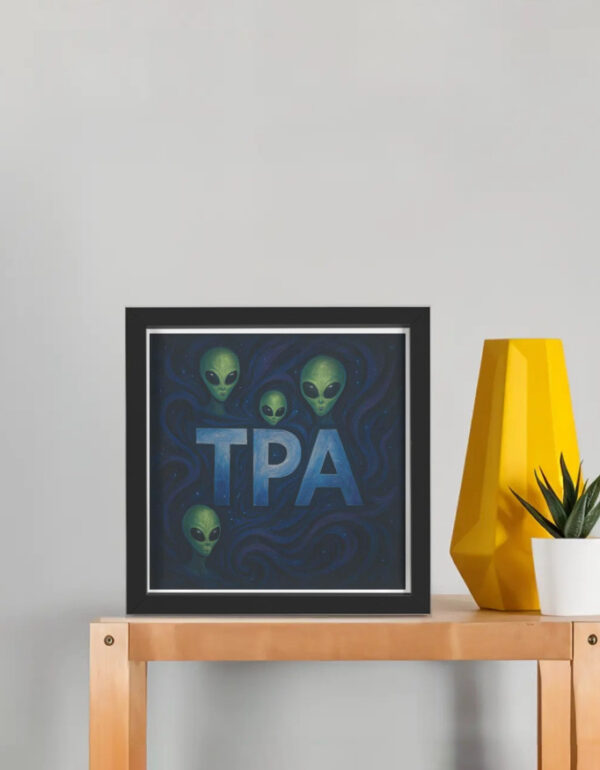 Alien heads - Framed Poster